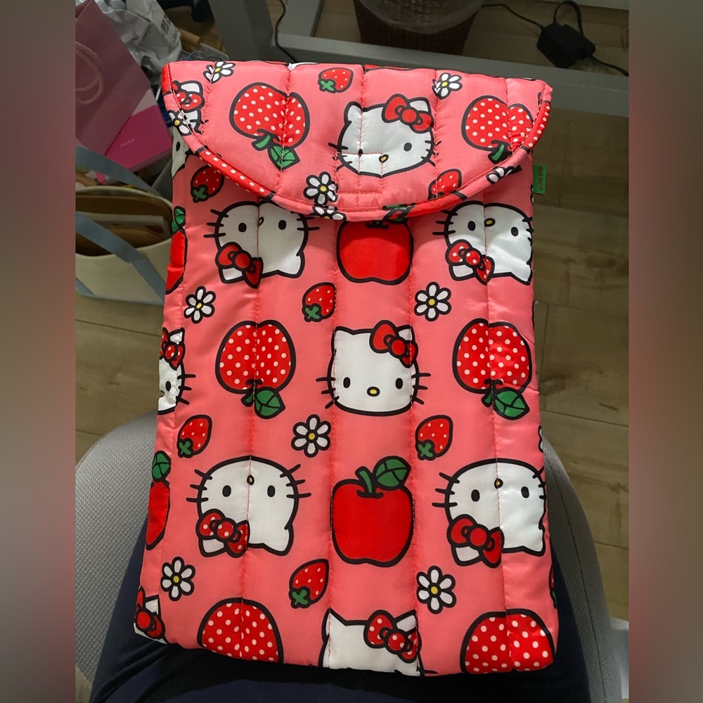 Baggu hello kitty 16 inch case